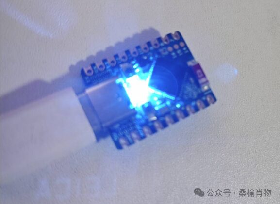 Solving the Reverse Color Problem of WS2812B LED on ESP32 and Applications of Status Indicator Lights