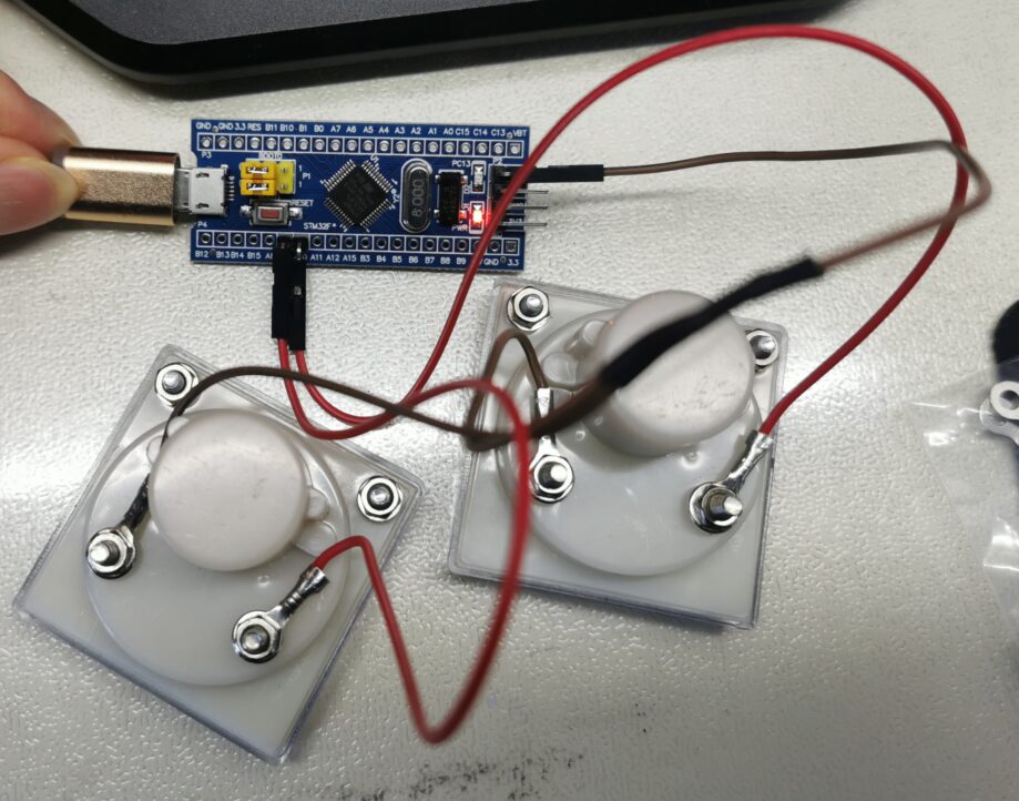 Computer Status Display Instrument Based on STM32