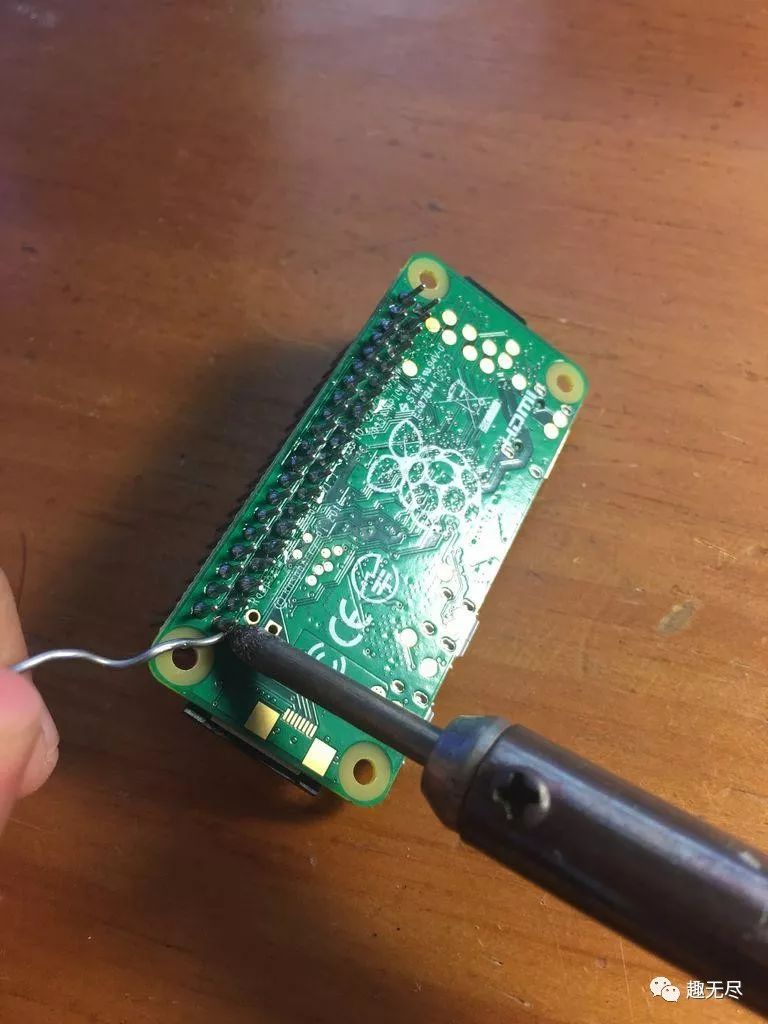 Build a Low-Cost Interactive Microscope with Raspberry Pi