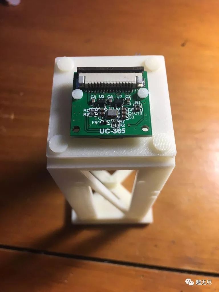 Build a Low-Cost Interactive Microscope with Raspberry Pi