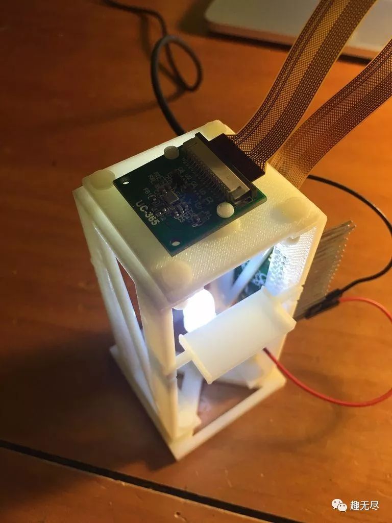 Build a Low-Cost Interactive Microscope with Raspberry Pi